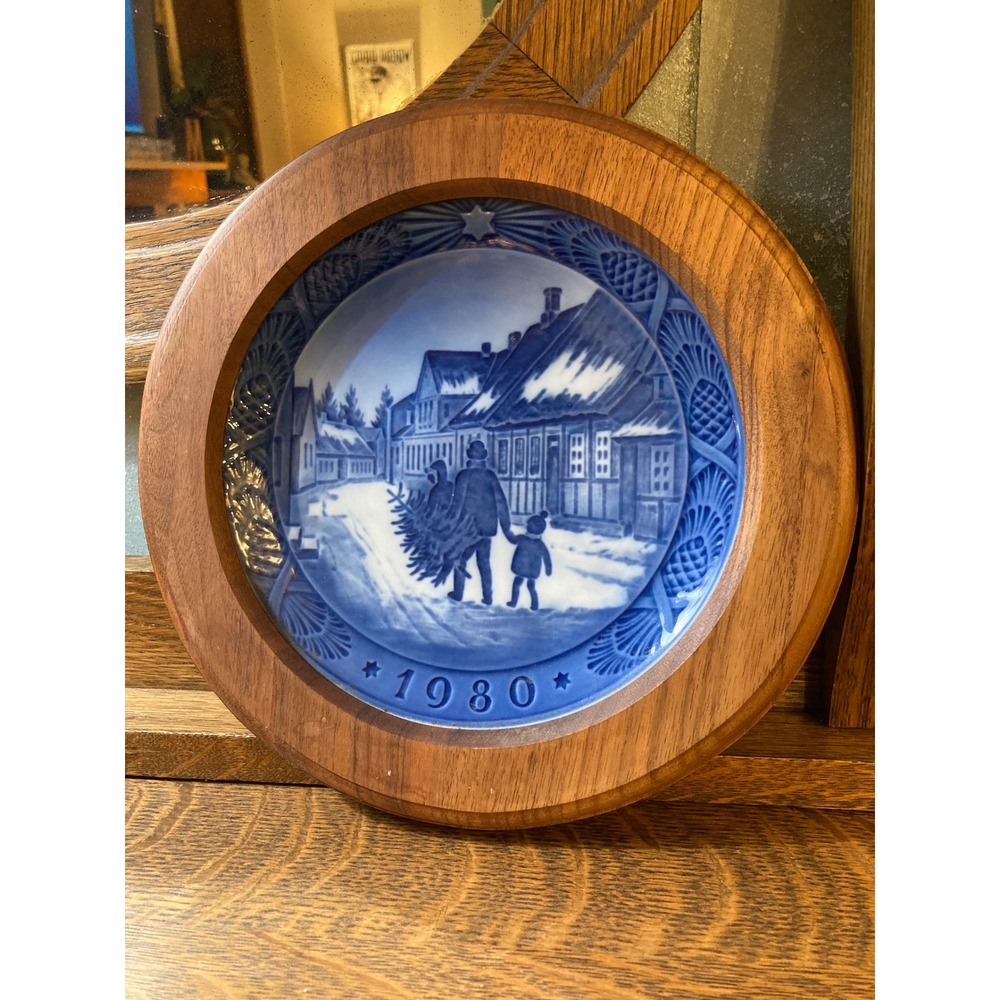 Royal Copenhagen 1980 Christmas Plate Bringing Home the Tree Framed Blue White